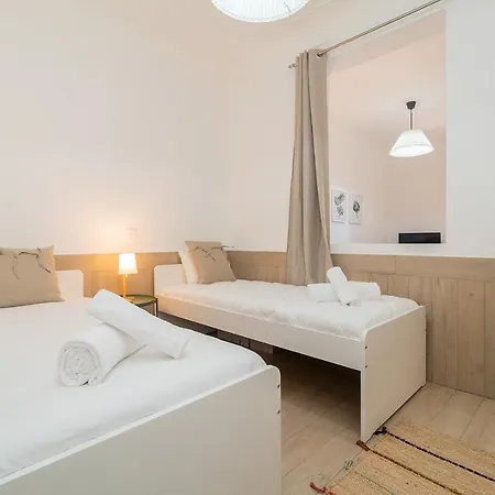 Beautiful & Cosy 2bed In Ajuda Apartment